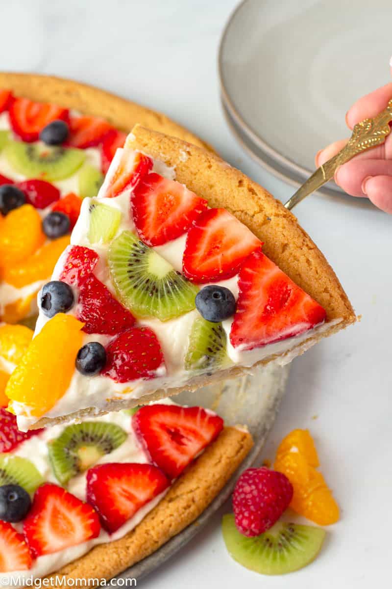 Fruit Pizza with Sugar Cookie Crust & Cream Cheese Frosting