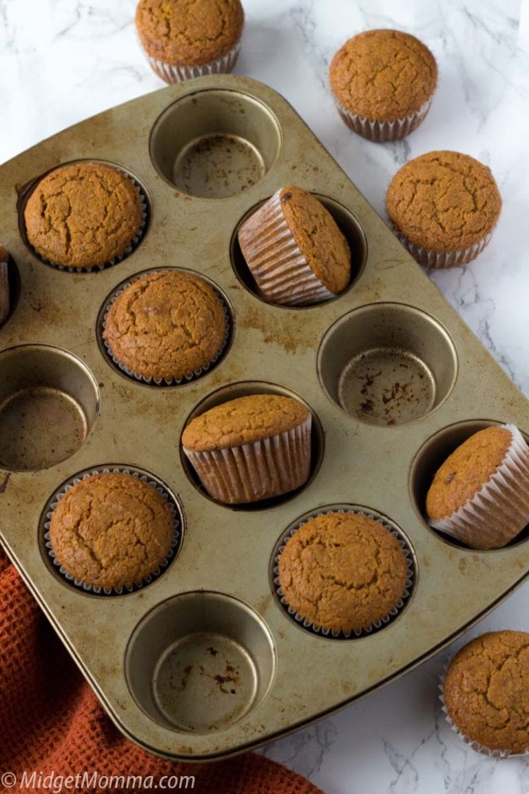 Easy Moist Whole Wheat Pumpkin Muffins • MidgetMomma