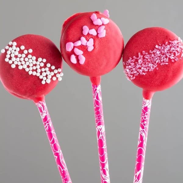 Valentine's Day Oreo Cookie Pop • MidgetMomma