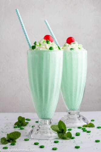 Copycat McDonald's Shamrock Shake Recipe % MidgetMomma