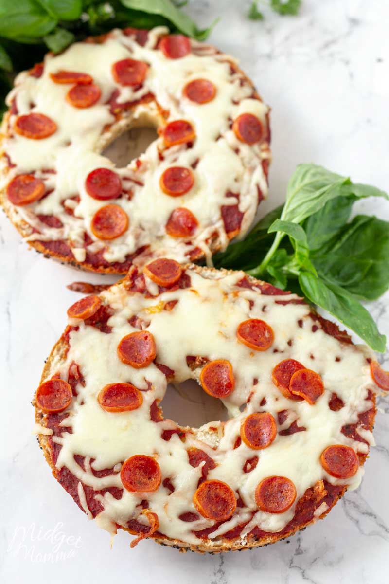 How to Make Pizza Bagels - MidgetMomma.com