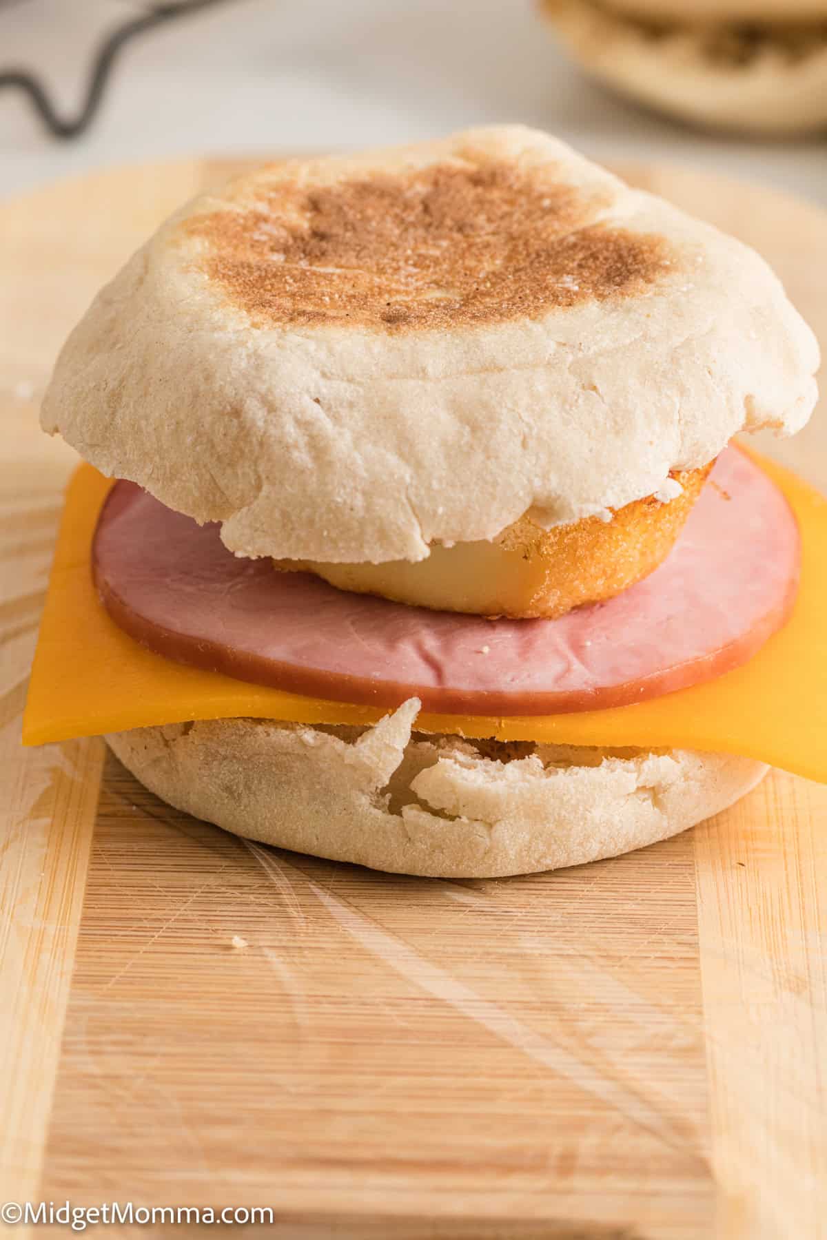 Canadian Bacon, Egg & Cheese Breakfast Sandwiches (Homemade Egg McMuffins)