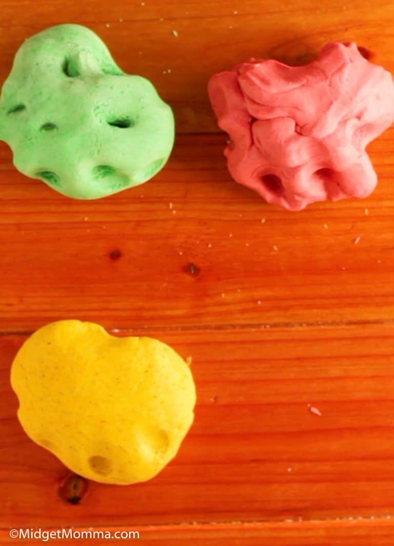 Scented Homemade Playdough Recipe (Done in under 15 minutes!)