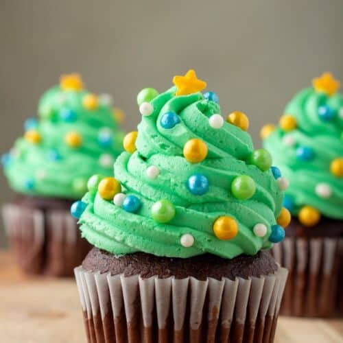 Christmas Tree Cupcakes With Homemade Frosting & Cupcakes