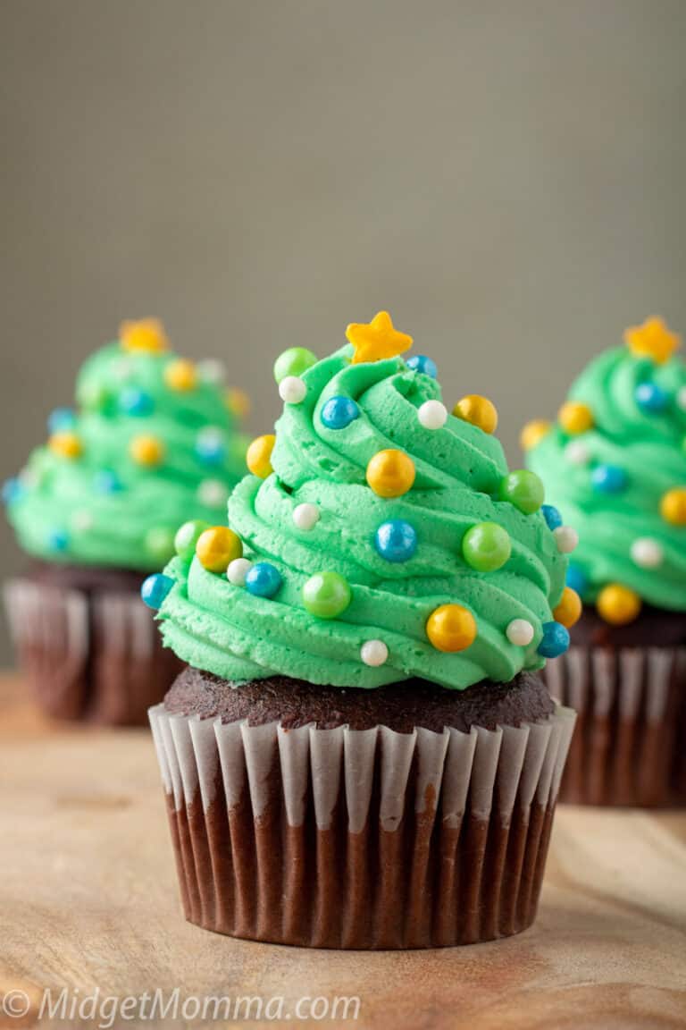 Christmas Tree Cupcakes With Homemade Frosting & Cupcakes