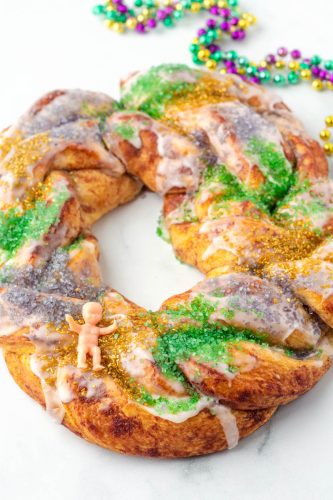 TWO Ingredient Easy King Cake Recipe • MidgetMomma