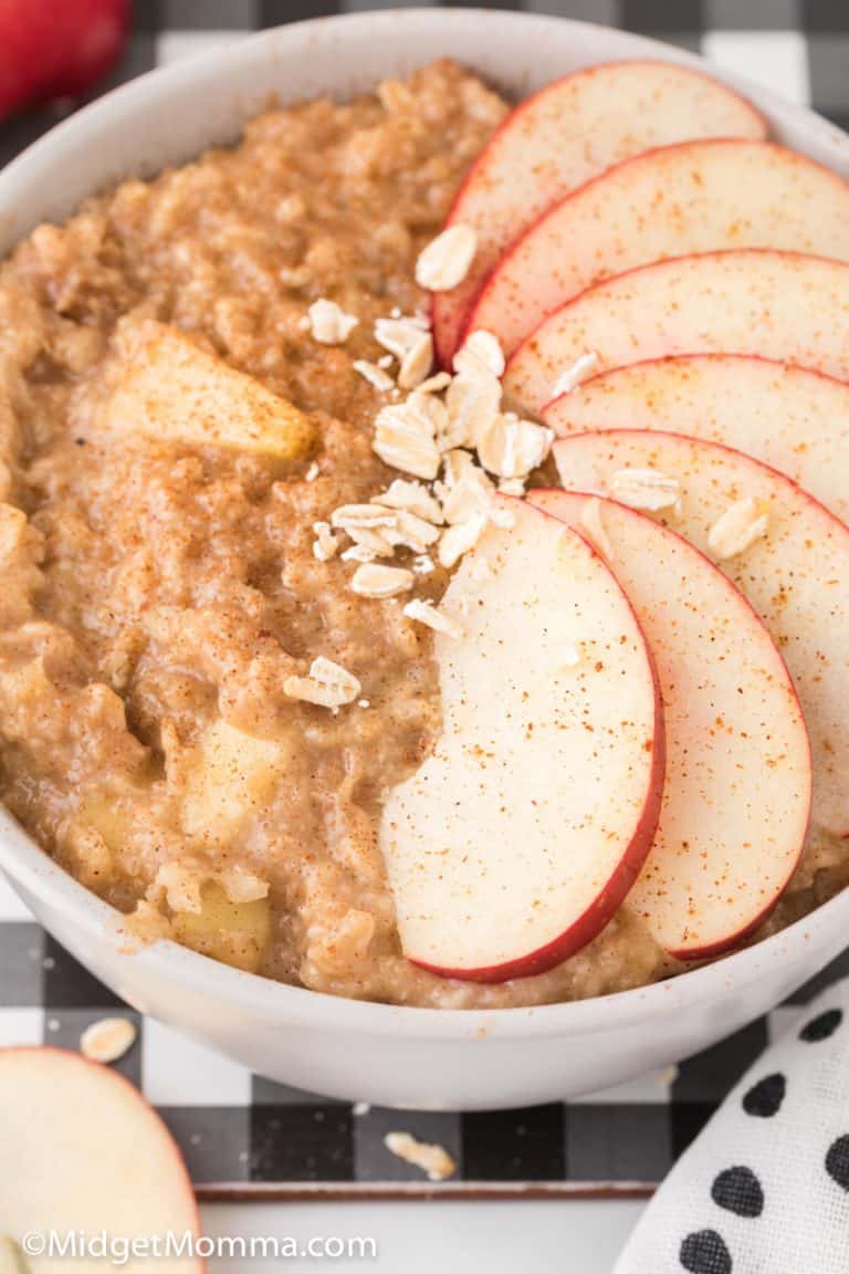 Apple Cinnamon Stove top Oatmeal Recipe • MidgetMomma