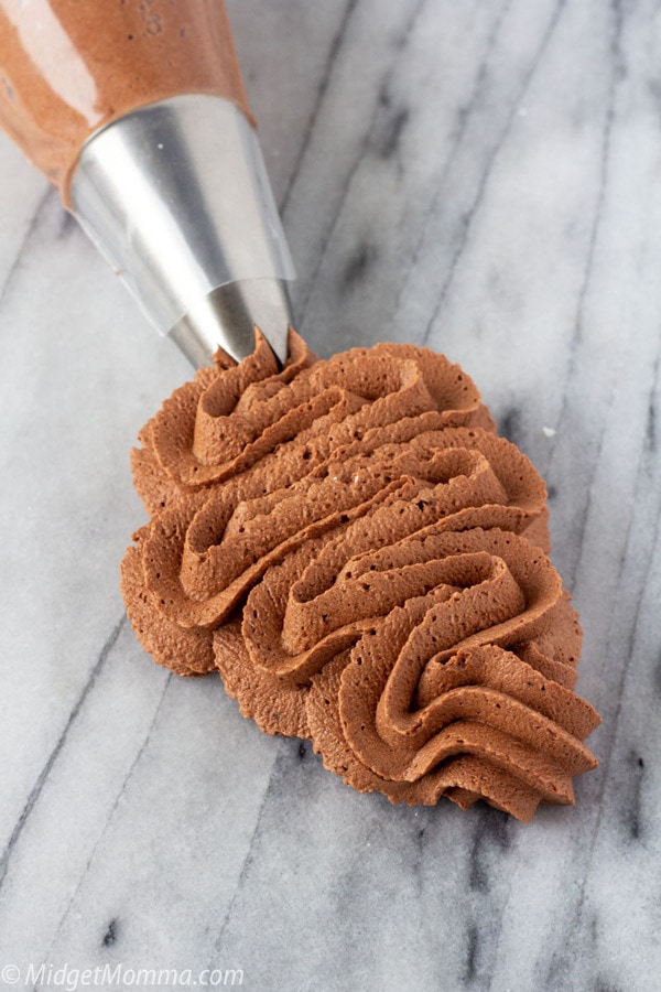 Bakery Style Chocolate Buttercream Frosting • Midgetmomma 4636