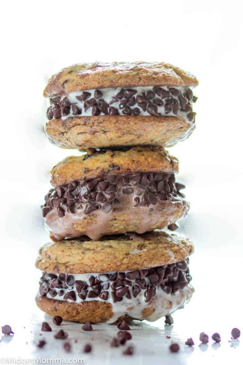 chocolate-chip-cookie-ice-cream-sandwiches-midgetmomma