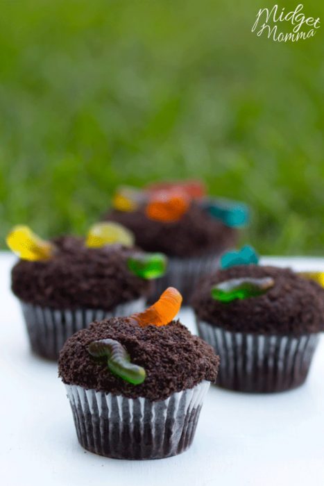 Dirt-Cupcakes-467x700.jpg