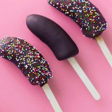 Frozen Chocolate Covered Bananas • MidgetMomma