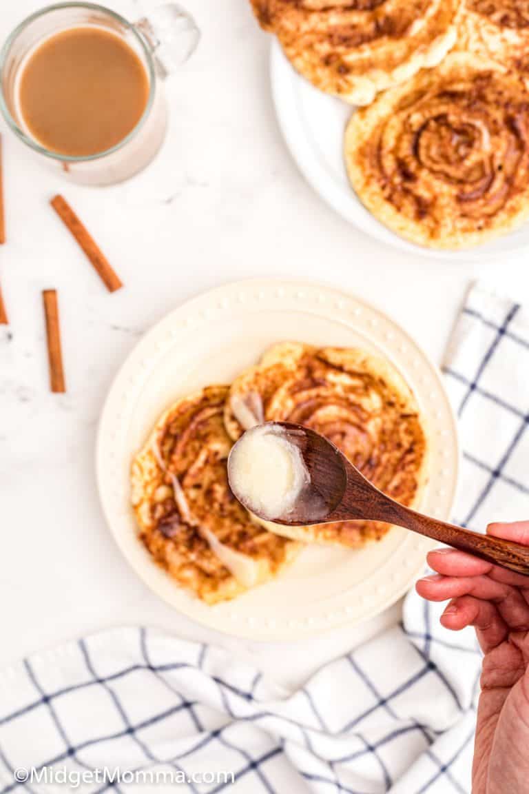 Cinnamon Roll Pancakes With Cream Cheese Glaze