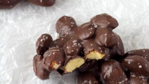 Keto Friendly Chocolate covered almonds are the perfect chocolate keto treat. #keto #chocolate #Lowcarb #Almonds #ChocolateCoveredAlmonds #ChocolateKeto #ChocolateAlmonds