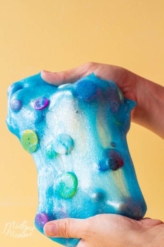 How To Make Pete The Cat's Groovy Button Slime • MidgetMomma