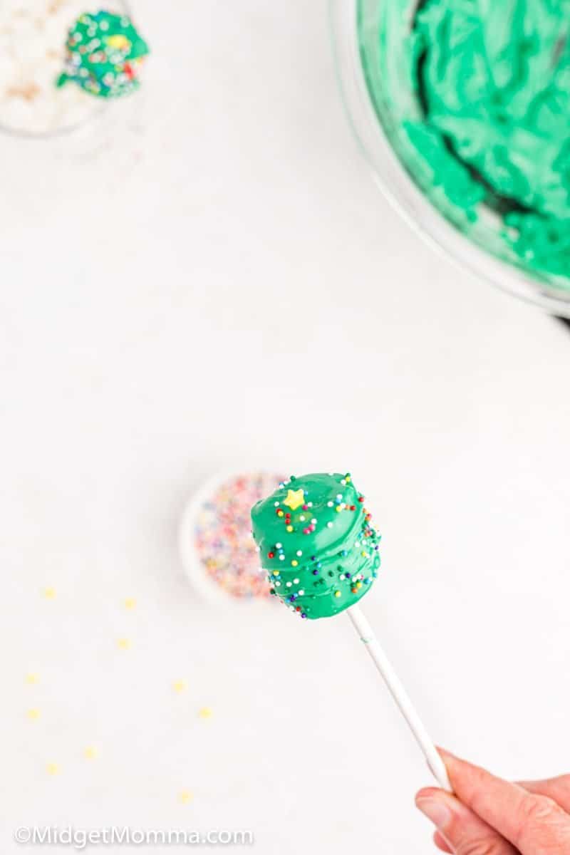 Christmas Tree Marshmallow Pops • MidgetMomma