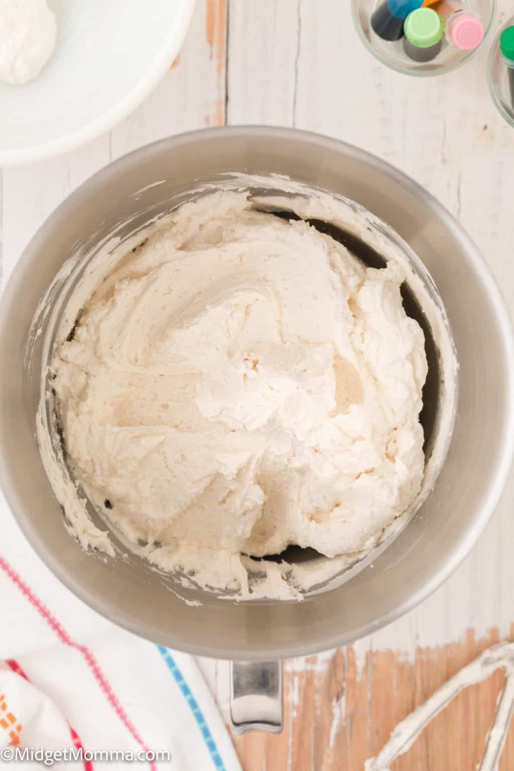 Best Buttercream Frosting Recipe Fluffy Bakery Style Buttercream