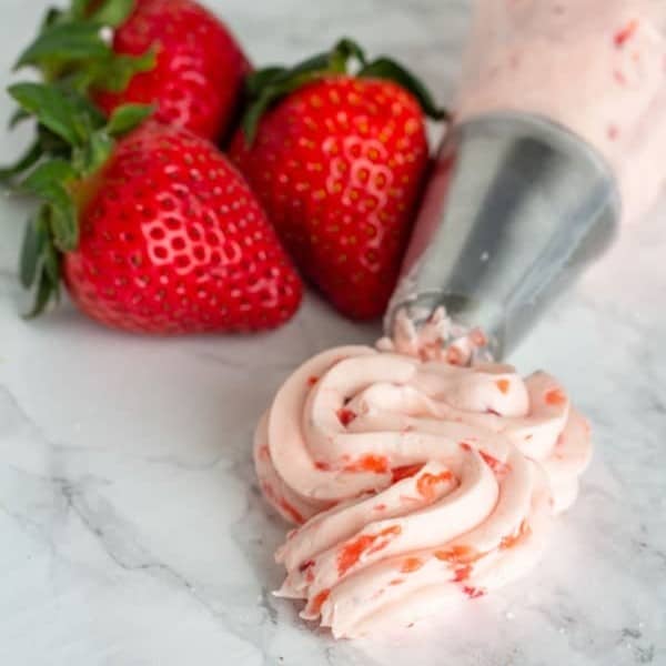 Sugar Free Strawberry Buttercream Frosting • MidgetMomma