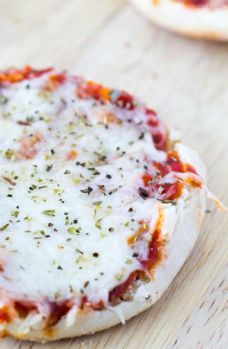 quick-easy-kid-approved-english-muffin-pizza-recipe