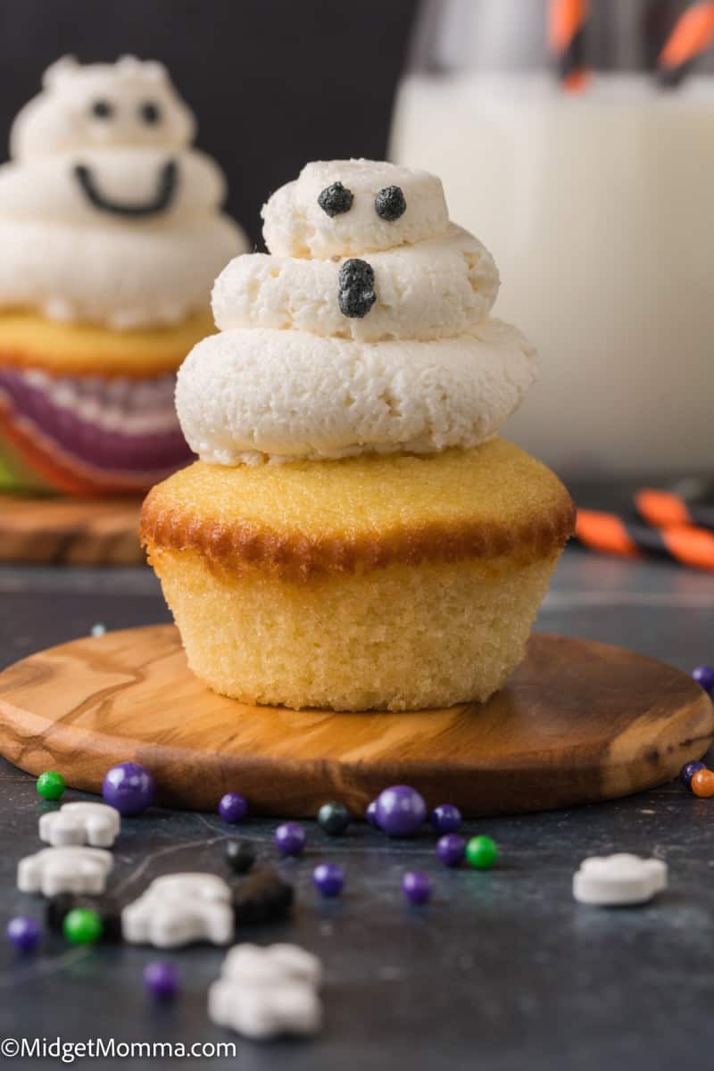 Easy Ghost Halloween Cupcakes Recipe • MidgetMomma