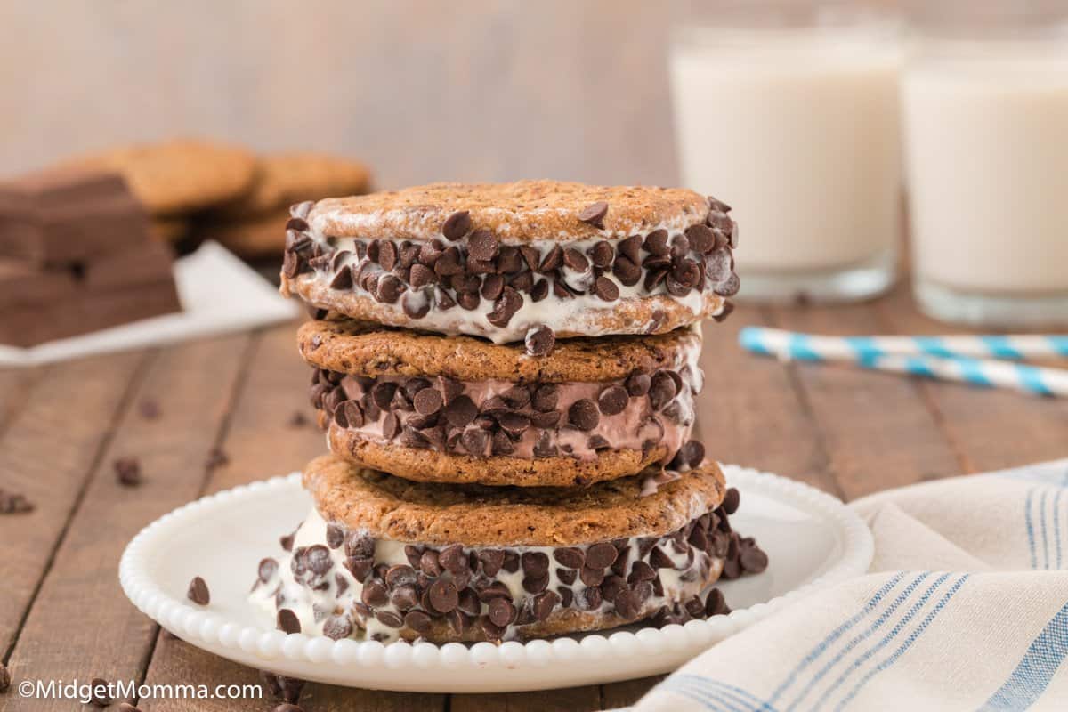 Chocolate Chip Cookie Ice Cream Sandwiches • MidgetMomma