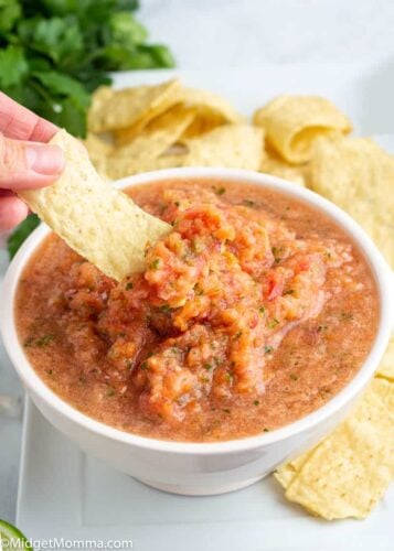 How to Make Homemade Salsa with fresh tomatoes • MidgetMomma.com