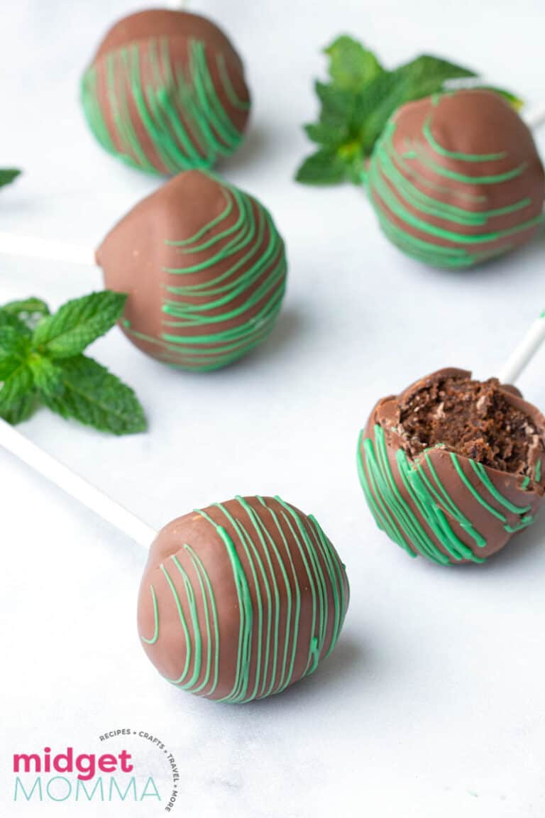 Thin Mint Cookie Pops • MidgetMomma