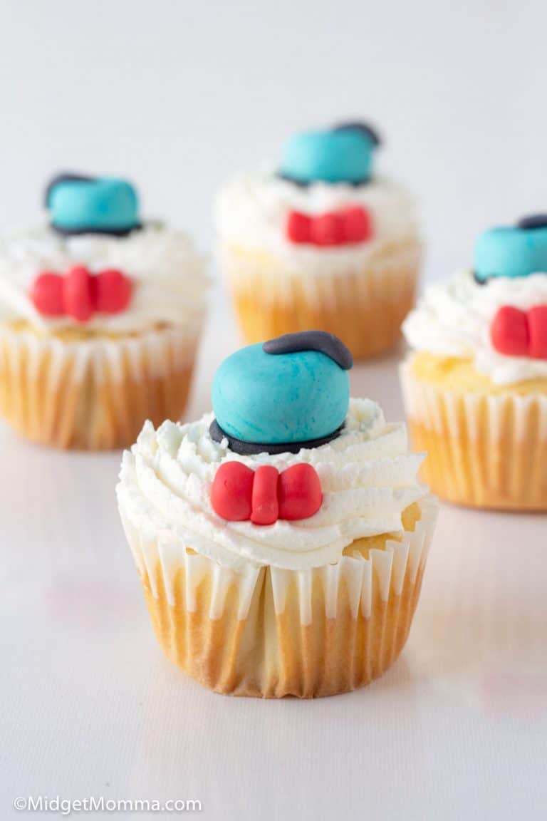 Donald Duck Cupcakes • MidgetMomma