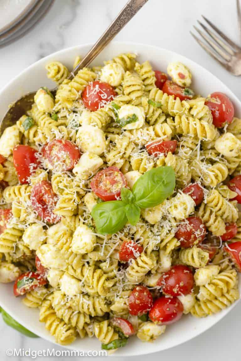 Pesto Pasta Salad Recipe With Tomatoes and Mozzarella Cheese Balls