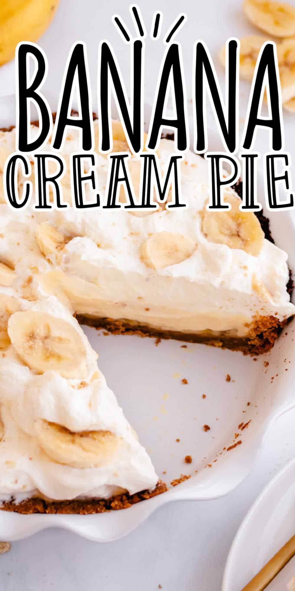 Banana Cream Pie with Graham Cracker Crust • MidgetMomma