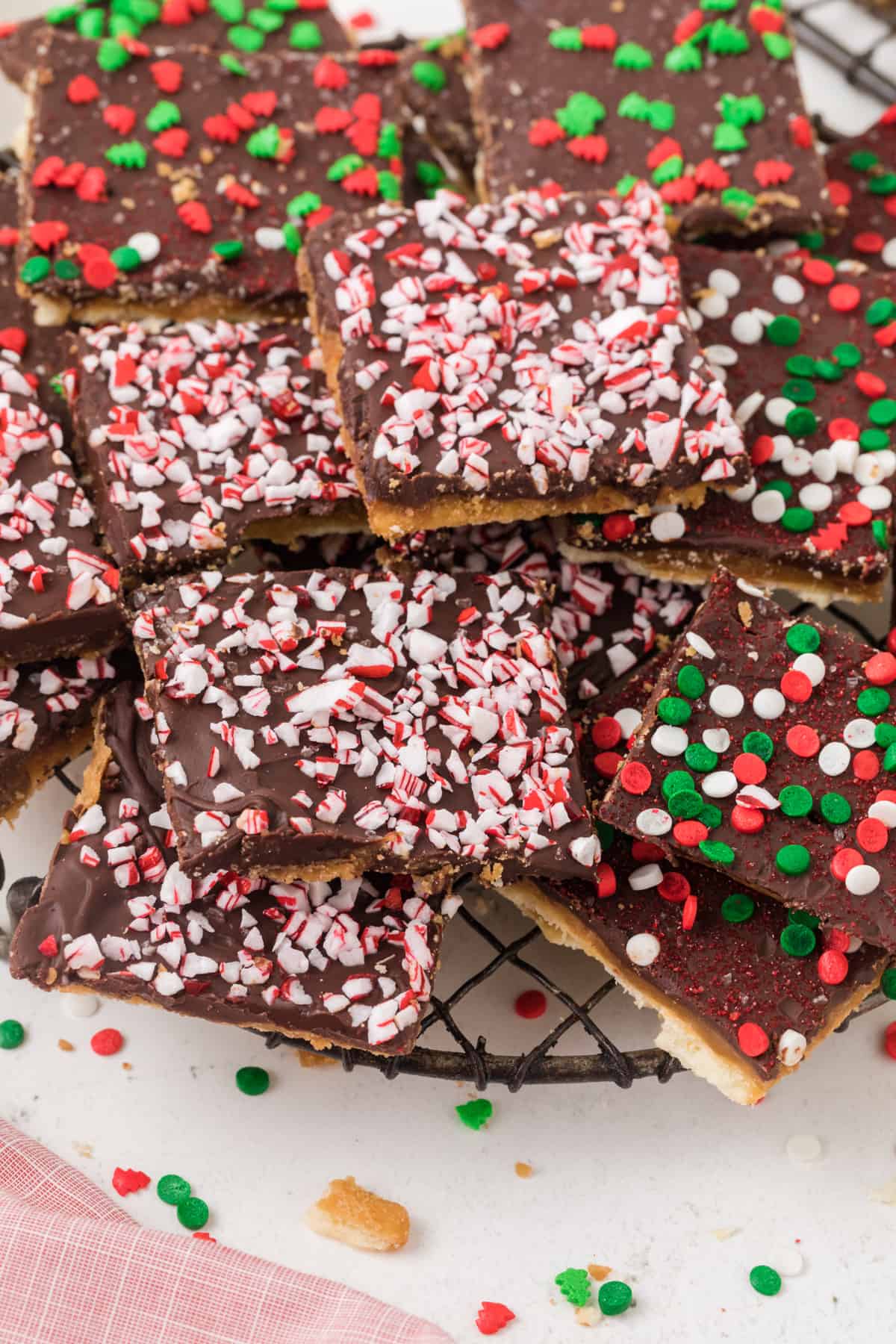 Crock Pot Christmas Crack (Super Easy 5 Ingredient Christmas Candy!)