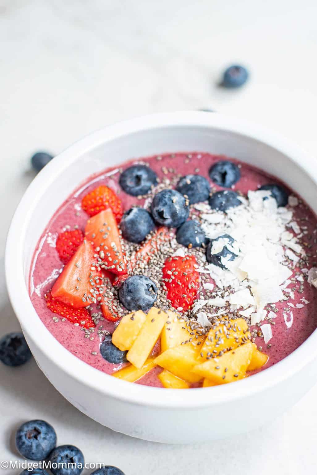 Acai Smoothie Bowls Recipe • MidgetMomma