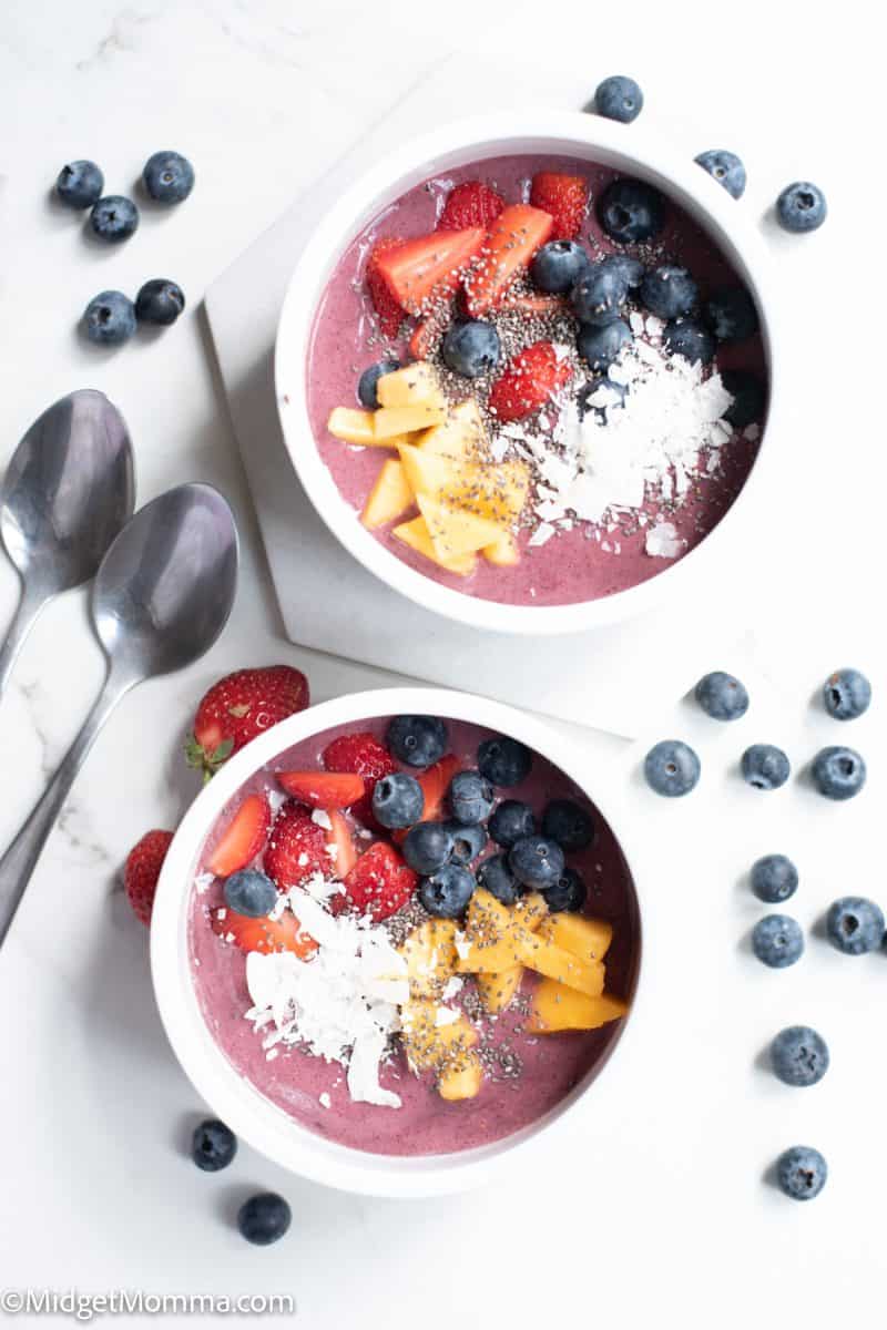 Acai Smoothie Bowls Recipe • MidgetMomma