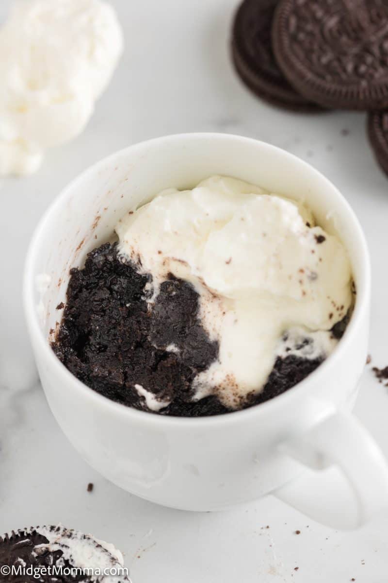 Microwave Oreo Mug Cake Recipe • MidgetMomma