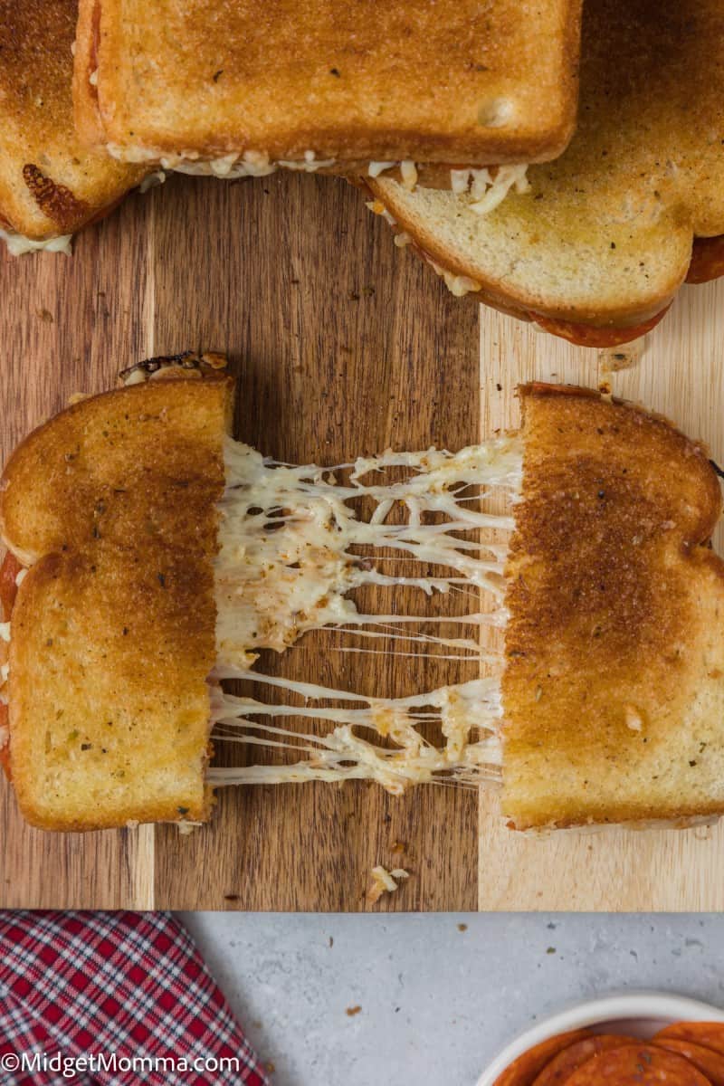 Pizza Grilled Cheese Sandwich Recipe • Midgetmomma