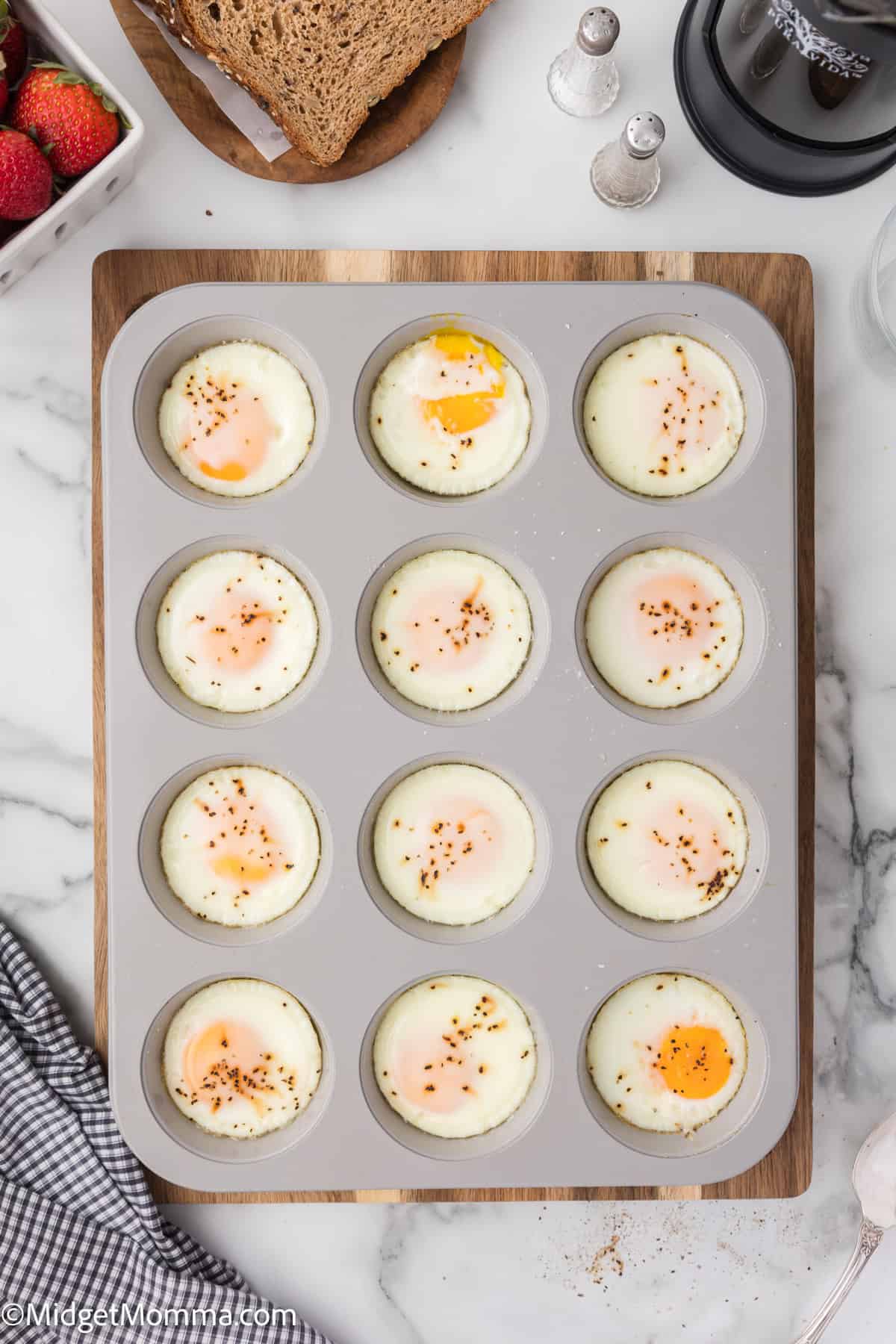 Oven Baked Eggs In a Muffin Tin